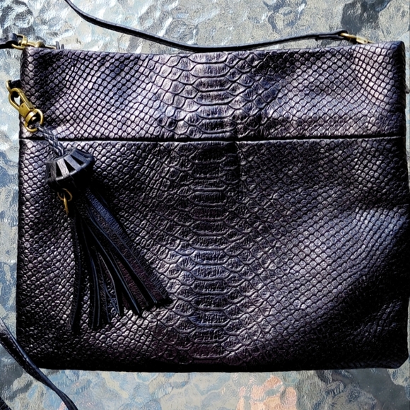 The Sak Black Leather Textured Crossbody Bag - Picture 1 of 12